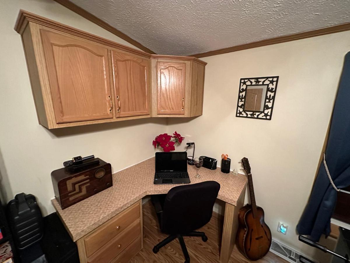 Spacious Cozy Getaway ! King Bed, Game Room, Out Door Patio Cairo 외부 사진