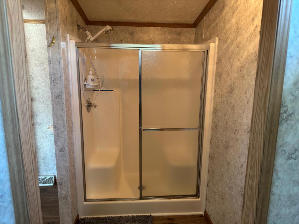 Spacious Cozy Getaway ! King Bed, Game Room, Out Door Patio Cairo 외부 사진
